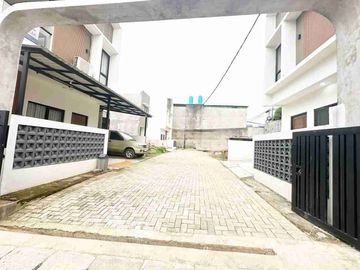 Jual Rumah Luas 2 Lantai Siap Huni Strategis di Pamulang