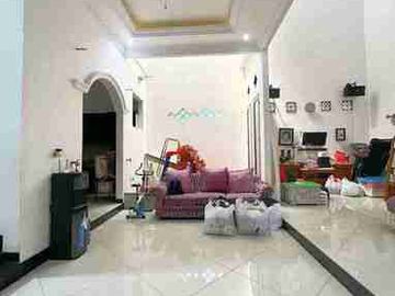 rumah megah non cluster di Cipinang otista