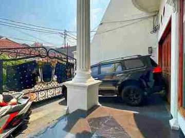 rumah megah non cluster di Cipinang otista