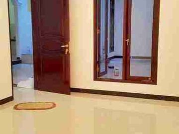 rumah megah non cluster di Cipinang otista