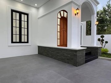 DALAM KOMPLEK PINGGIR JALAN KARYA WISATA MEDAN JOHOR LEBAR 8 METER