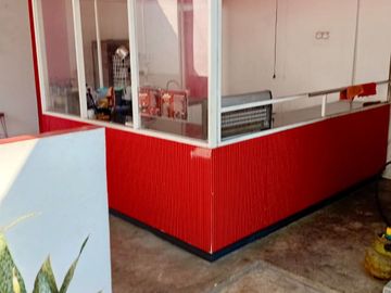 Over kontrak restoran dengan lokasi strategis di jalur utama Jl.Pondok Cabe raya, berada di area dengan lalu lintas yang ramai dan mudah dijangkau.