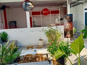 Over kontrak restoran dengan lokasi strategis di jalur utama Jl.Pondok Cabe raya, berada di area dengan lalu lintas yang ramai dan mudah dijangkau.