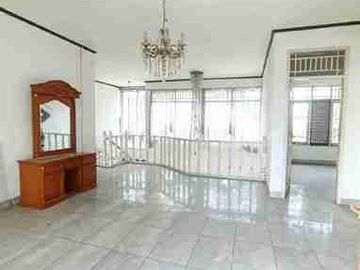 rumah megah 2 lantai di pondok kelapa komplek billymoon