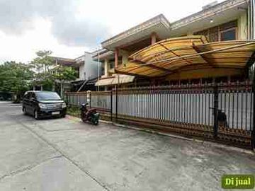 rumah megah 2 lantai di pondok kelapa komplek billymoon
