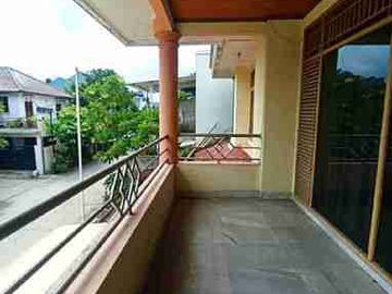 rumah megah 2 lantai di pondok kelapa komplek billymoon