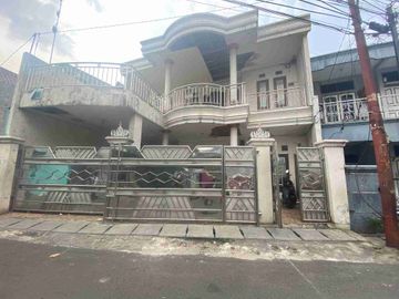 rumah megah 4 kamar anti banjjir 
di Klender duren sawit