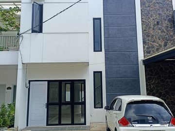 RUMAH MURAH CANTIK MINIMALIS MODERN 2 LANTAI DI KEDAUNG PAMULANG TANGGERANG SELATAN BISA KPR DP 0