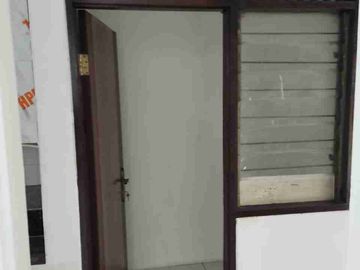 rumah siap huni di taman pulo gebang jakarta timur
