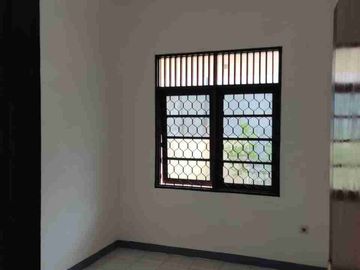 rumah siap huni di taman pulo gebang jakarta timur