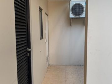 Sewa Rumah Fully Furnished 3 Lantai di Cluster Asya Jakarta Garden City, Cakung – Siap Huni & Elegan! 007