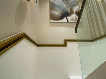 Sewa Rumah Fully Furnished 3 Lantai di Cluster Asya Jakarta Garden City, Cakung – Siap Huni & Elegan! 007