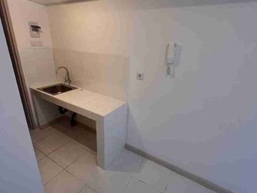 disewakan apartemen tokyo riverside studio kosongan pik 2 termurah