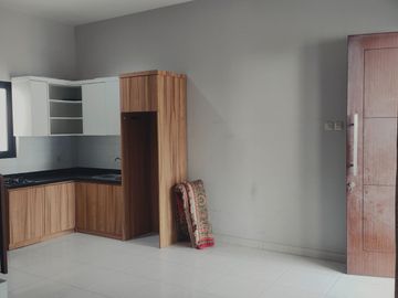 Rumah dikontrakan 2 lantai di Pasar Minggu Jakarta Selatan