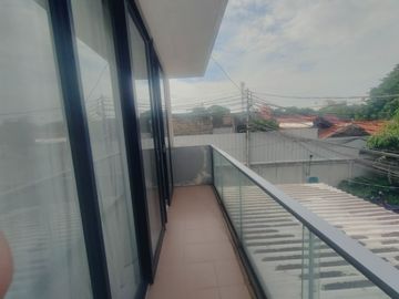Rumah dikontrakan 2 lantai di Pasar Minggu Jakarta Selatan