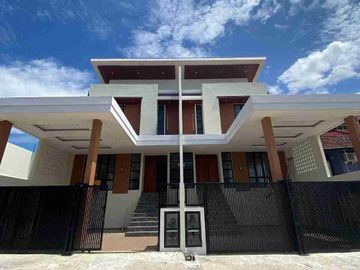 Rumah Hook Full Renovasi di Pine Garden dekat Tiban Centre