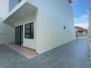 Rumah Hook Full Renovasi di Pine Garden dekat Tiban Centre