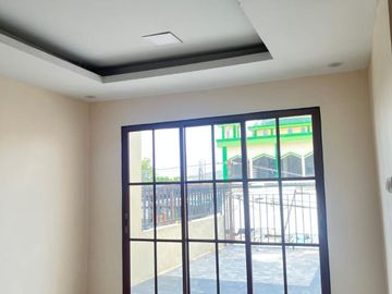 Rumah 2 Lantai, 3 Kamar Tidur Siap Huni di Sepatan