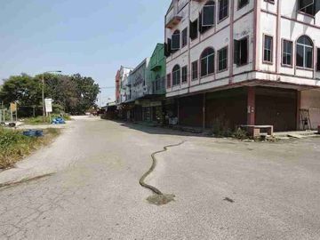 2 Unit Ruko Gandeng di Center Park Dekat Bundaran Simpang Basecamp Batu Aji