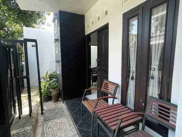 Kontrakan Rumah Bagus Strategis Dekat GOR Manahan Include Furnished