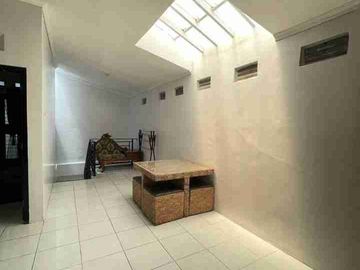 Kontrakan Rumah Bagus Strategis Dekat GOR Manahan Include Furnished