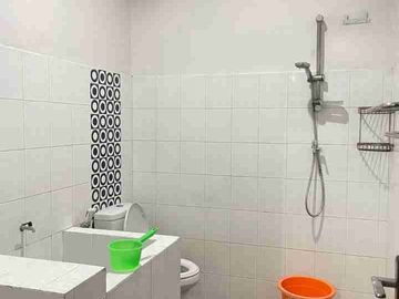 Kontrakan Rumah Bagus Strategis Dekat GOR Manahan Include Furnished