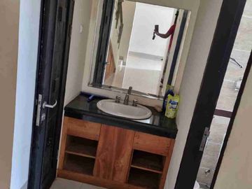 dijual murah rumah bagus 2 lantai dekat sekolah di cluster depan harapan indah bekasi