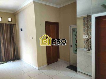 Rumah siap huni lobang buya cipayung