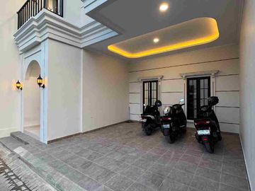 Rumah mewah siap huni dalam townhouse