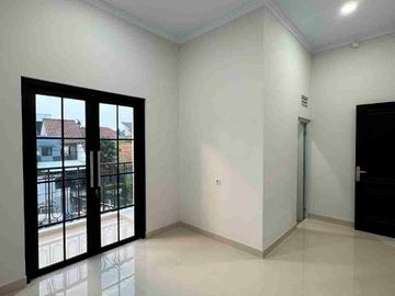 Rumah mewah siap huni dalam townhouse