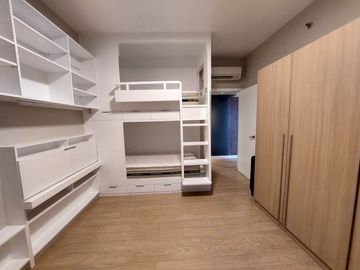 2 Bedroom for Rent in One Shangri-La Place