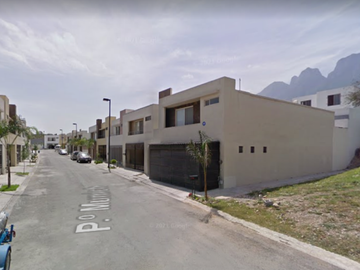 CASA EN REMATE CUMBRES MADEIRA, MONTERREY