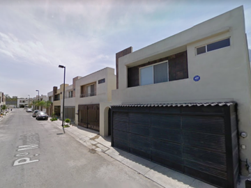 CASA EN REMATE CUMBRES MADEIRA, MONTERREY