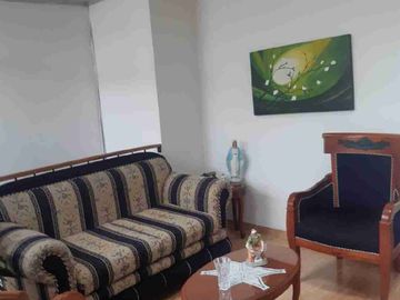Se vende casa con renta cerca a la avenida Santander
