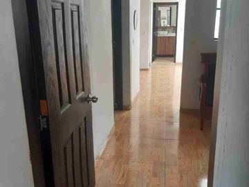 Se vende casa con renta cerca a la avenida Santander