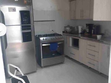 Se vende casa con renta cerca a la avenida Santander