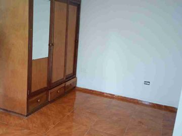 Se vende casa con renta cerca a la avenida Santander