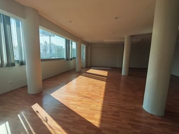 Oficina en Renta en Calzada Zavaleta, Puebla - Excelente Ubicación Comercial