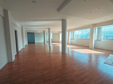 Oficina en Renta en Calzada Zavaleta, Puebla - Excelente Ubicación Comercial