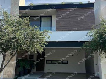 Venta casa | Zona Cumbres García