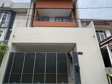 Rumah Dijual DISKON 2,5 MILYAR Pulomas Jakarta Timur, Dekat Pacuan Kuda