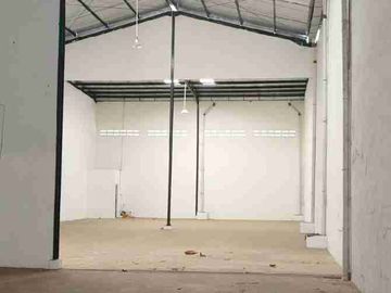 Di sewakan pergudangan 100 +kantor 3 lantai jl.salembaran teluk naga Tangerang.