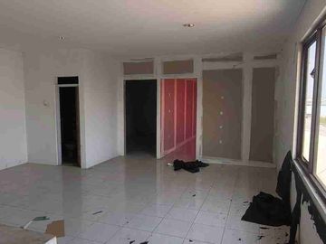 Di sewakan pergudangan 100 +kantor 3 lantai jl.salembaran teluk naga Tangerang.