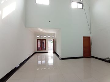 Disewakan Rumah 2 lt Rapi di Rawamangun Jakarta Timur