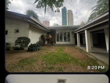 FOR SALE- Sprawling, Well-maintained Bungalow at Urdaneta Village