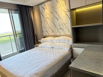 Disewa Apartemen Gold Coast Studio, Uk 28, Full Furnished