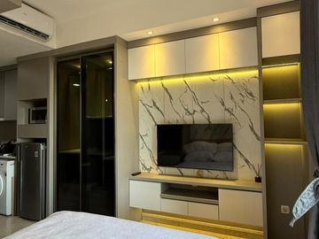 Disewa Apartemen Gold Coast Studio, Uk 28, Full Furnished