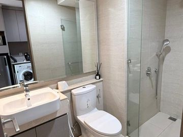 Disewa Apartemen Gold Coast Studio, Uk 28, Full Furnished
