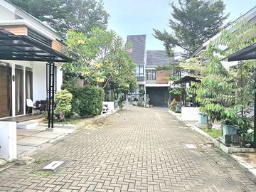 Dijual Rumah Amaryllis Bintaro, Nyaman, Strategis, Siap Huni, Aman - Ciputat, Bintaro, Tangerang Selatan