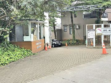 Dijual Rumah Amaryllis Bintaro, Nyaman, Strategis, Siap Huni, Aman - Ciputat, Bintaro, Tangerang Selatan